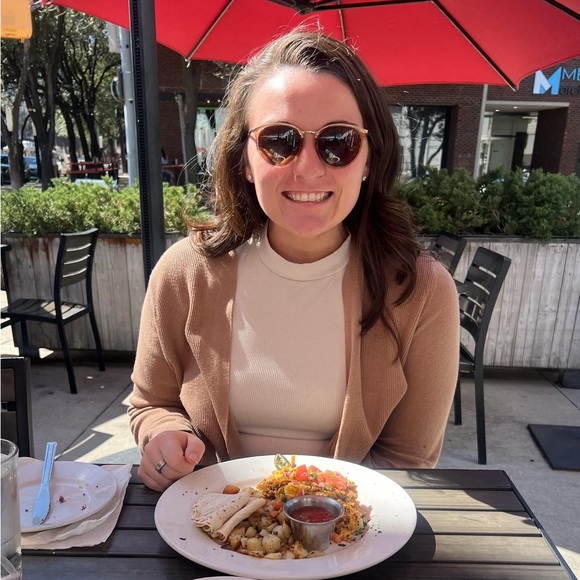 Meet your Posher, Madeline - Picture 2 of 8